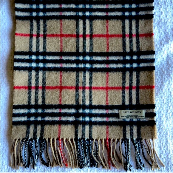 Burberry classic check 100% cashmere scarf - Picture 1 of 2
